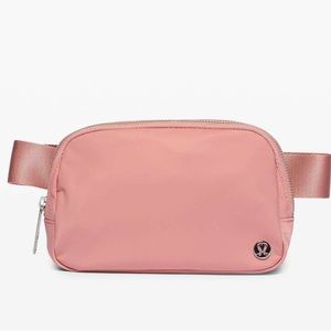 Lululemon everywhere belt bag